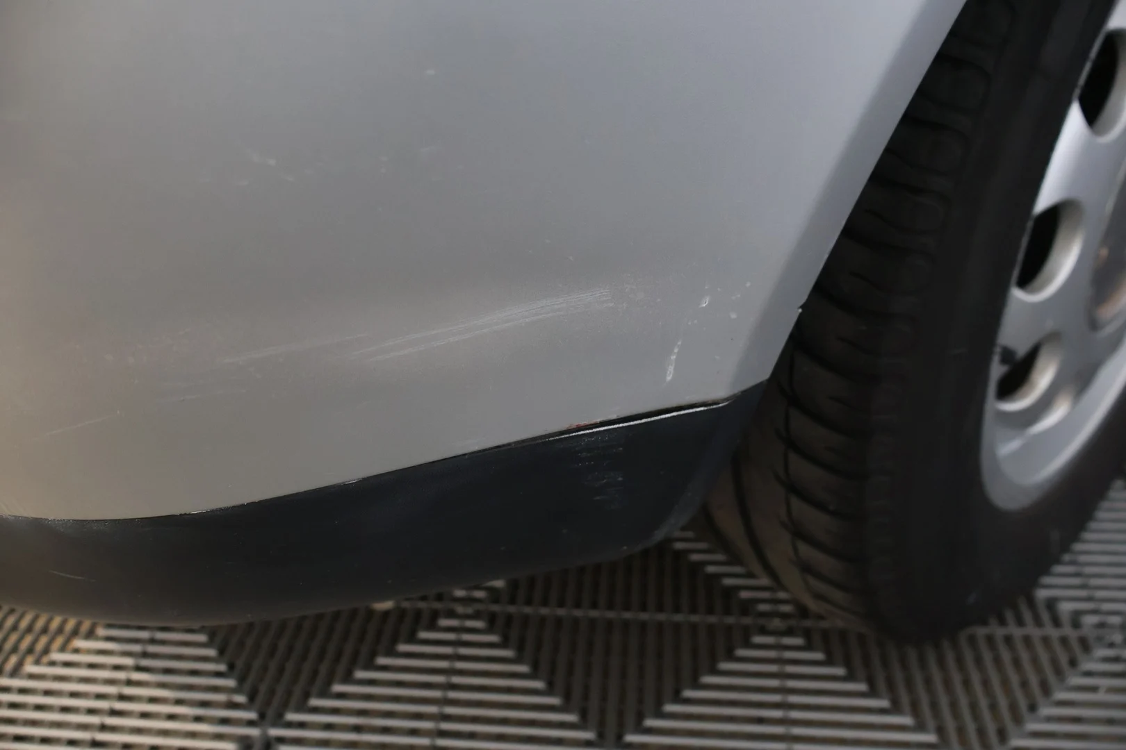 Car Image - 011Ou8nDxh6KPF6jEnvbY3