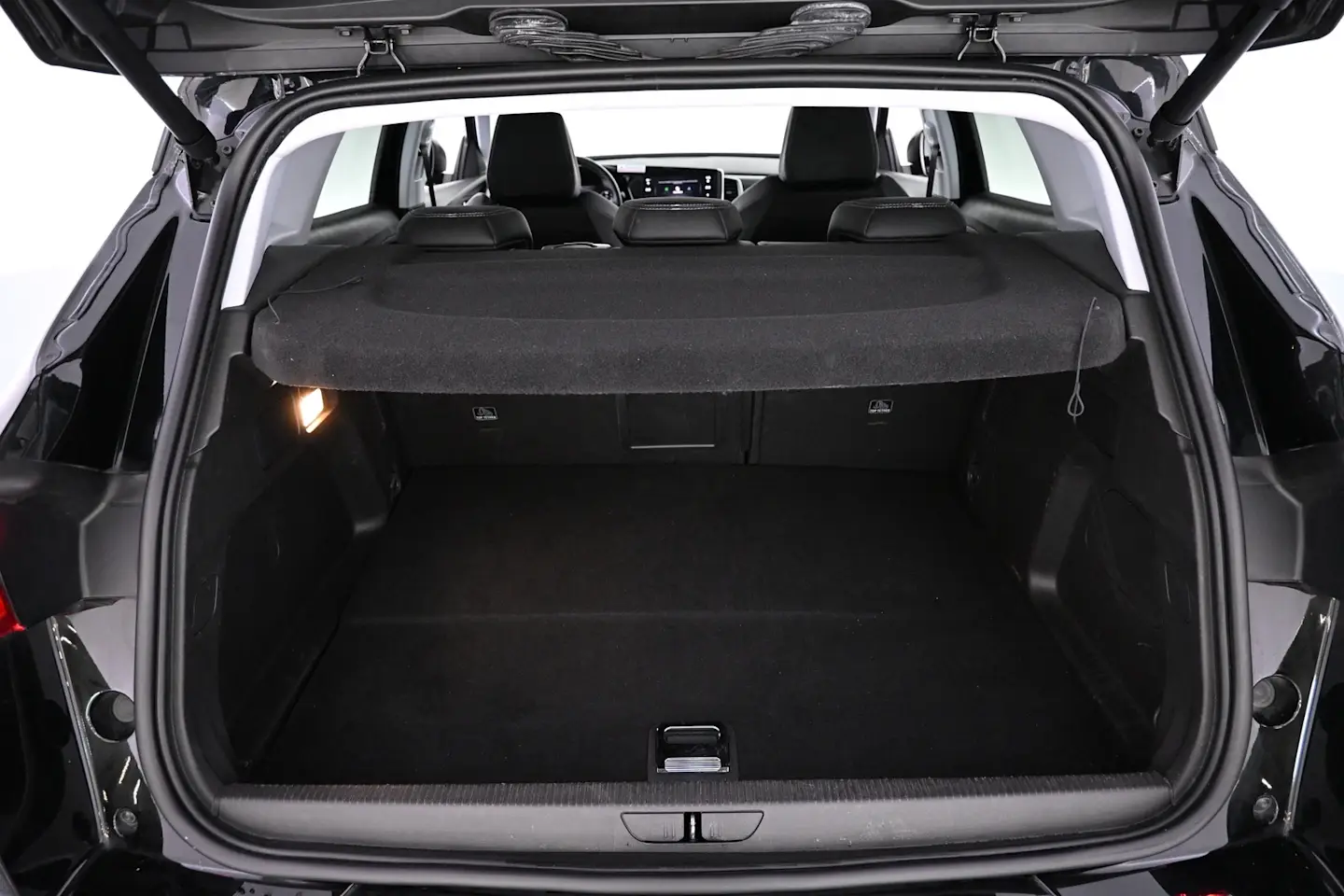 Car Image - 7pRjfkA7uoHeOJ2RVQLG4z