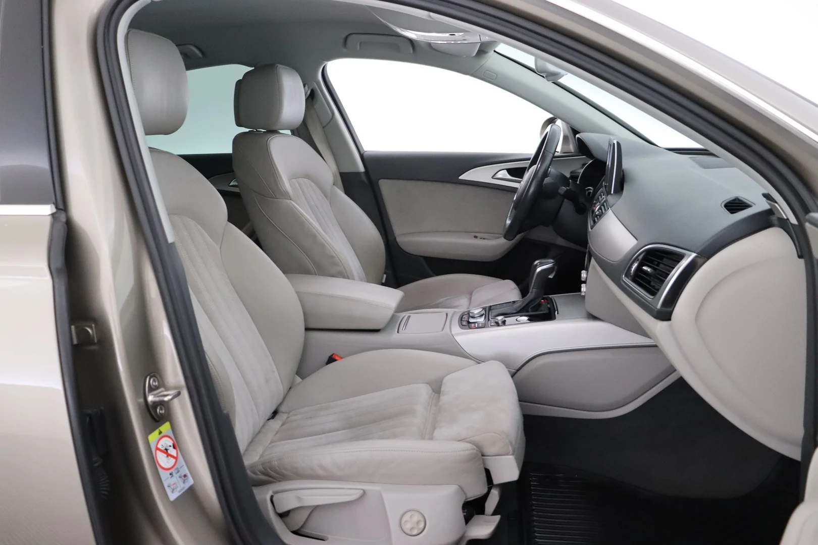 Car Image - 2Y4gzau3HVUkxCMCaqQnAB