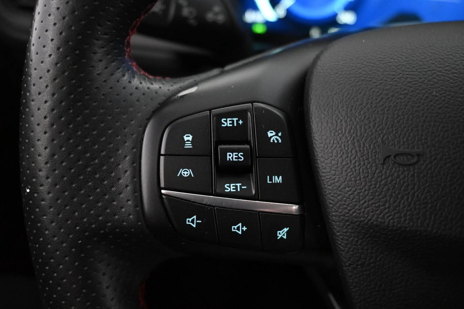 Car Image - 5mVFOqAvlSgodMn4DWQ0OT