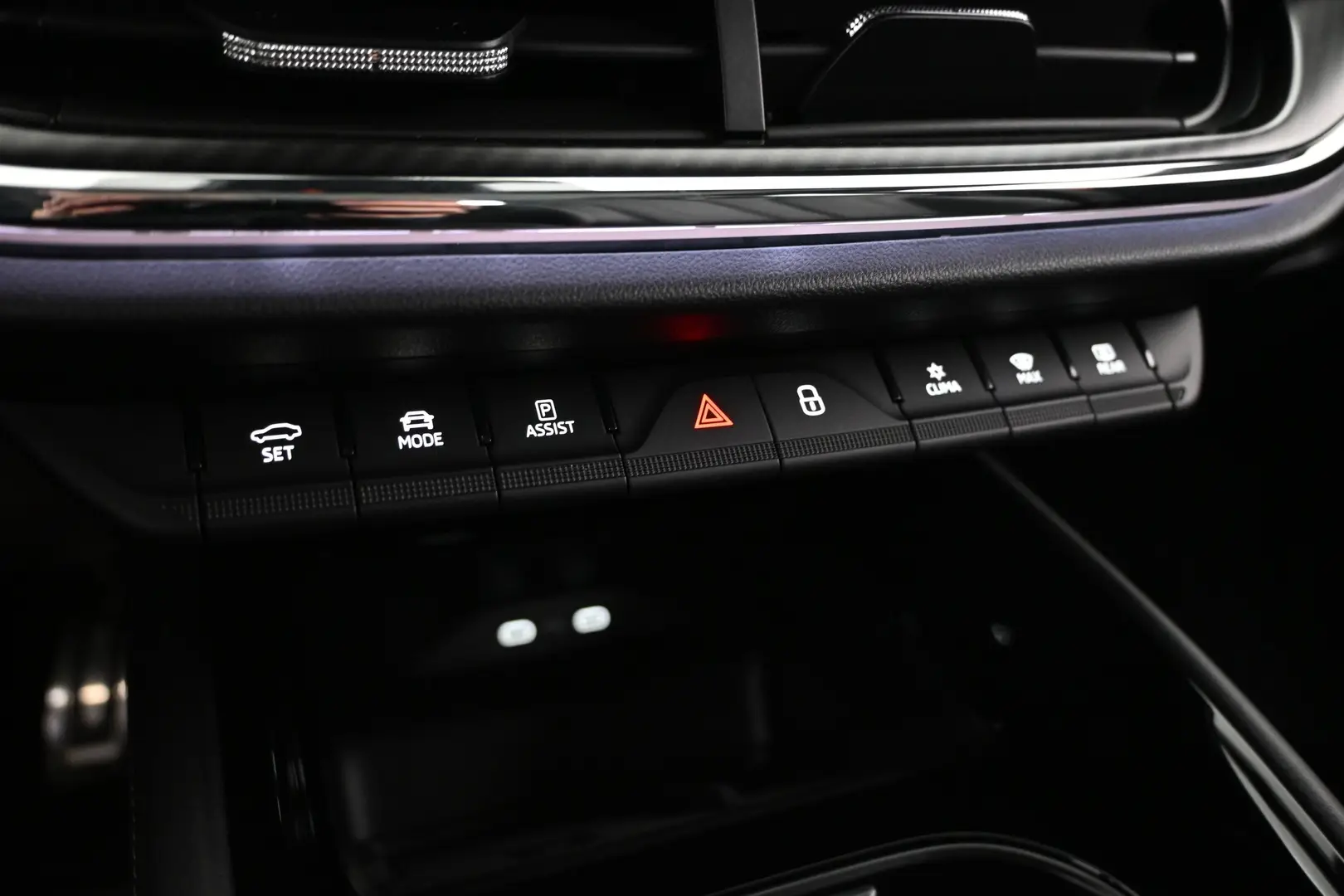 Car Image - 6fmWmKaAWtnI4s317w2a6t