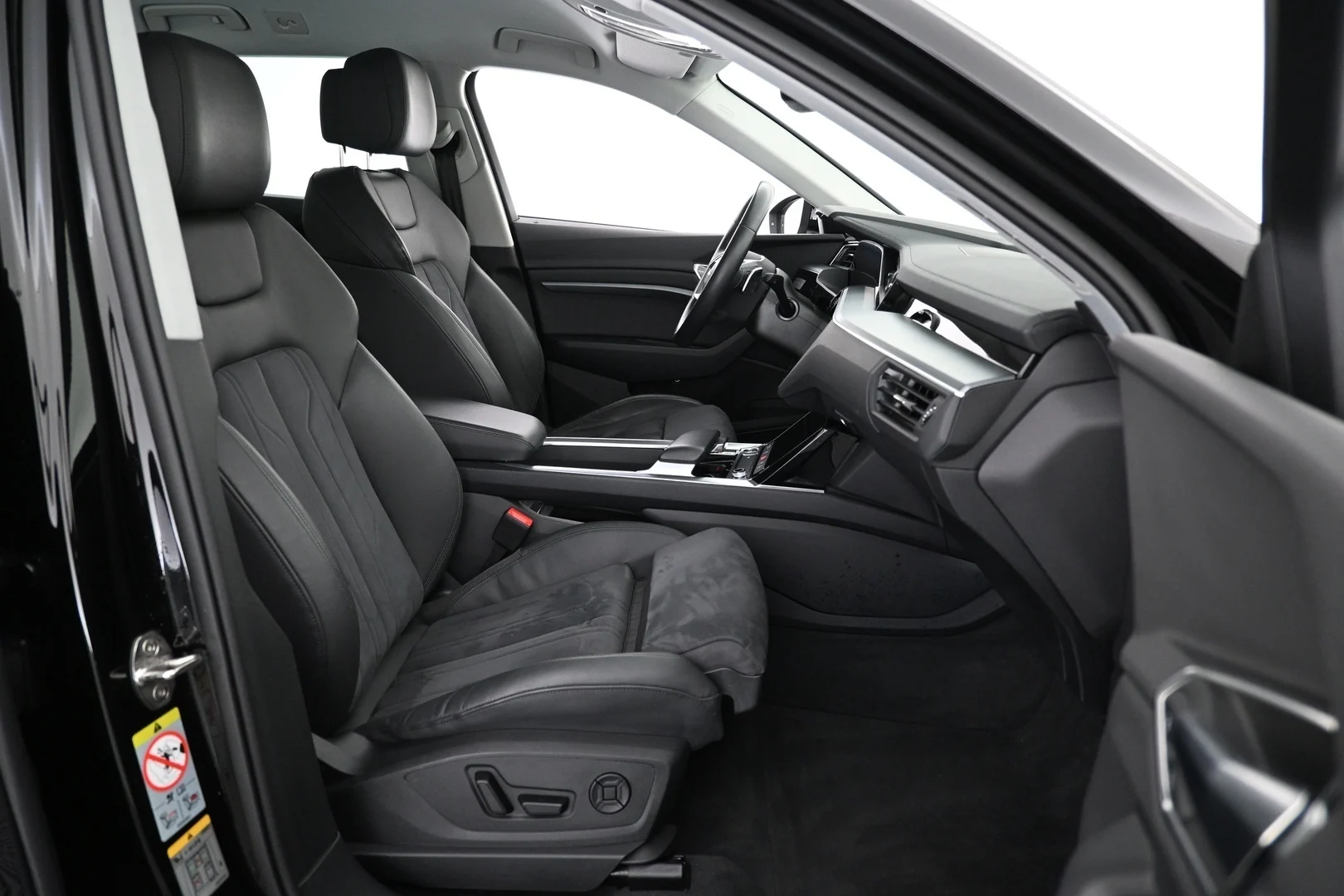 Car Image - 4aiLQrlfhmp1u55onXoaTu