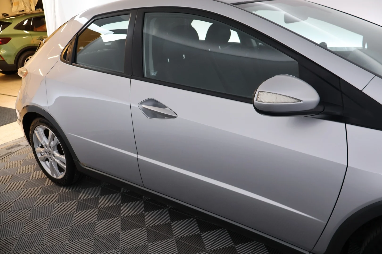Car Image - 5fwi4MthWIFWmdEtRbaTYI
