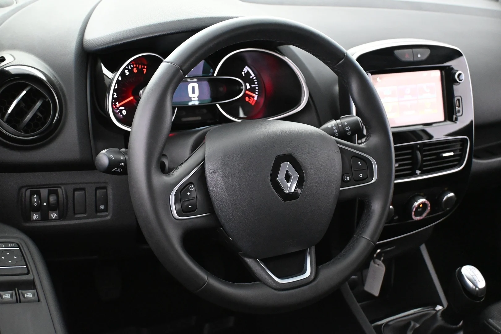 Car Image - 6Y05SVGcsh1BhMNandMOzw