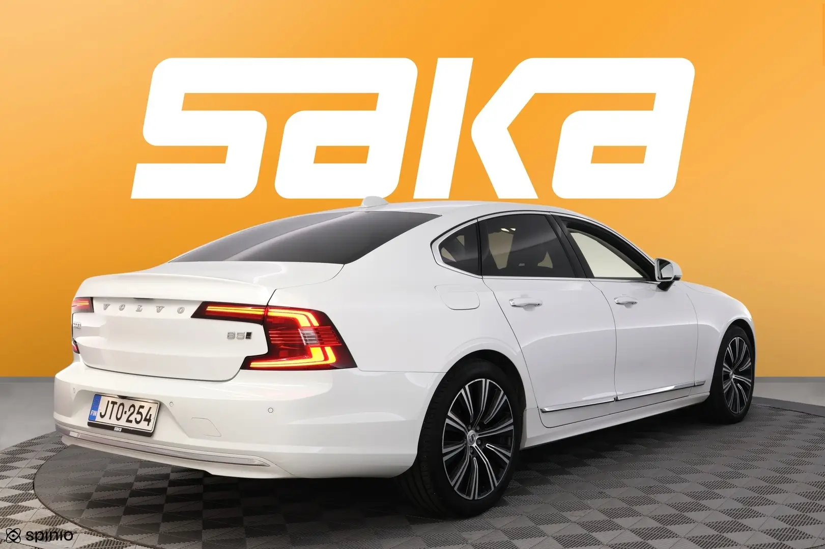 Car Image - rsrT9txfg9CElAnVdHzcE