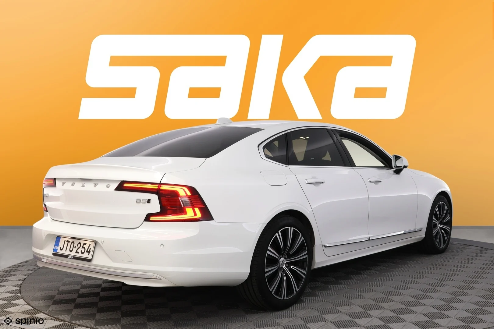Car Image - rsrT9txfg9CElAnVdHzcE