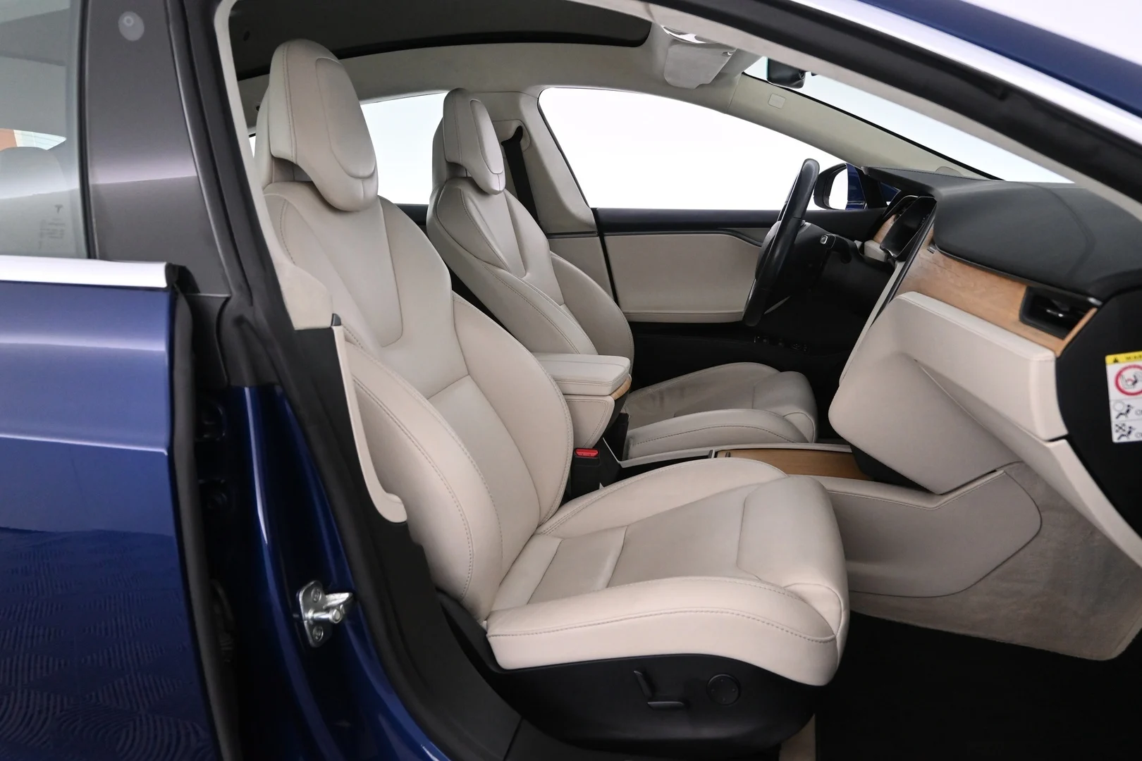 Car Image - 1AtTFjvHlYCrwVbiEaPdaI