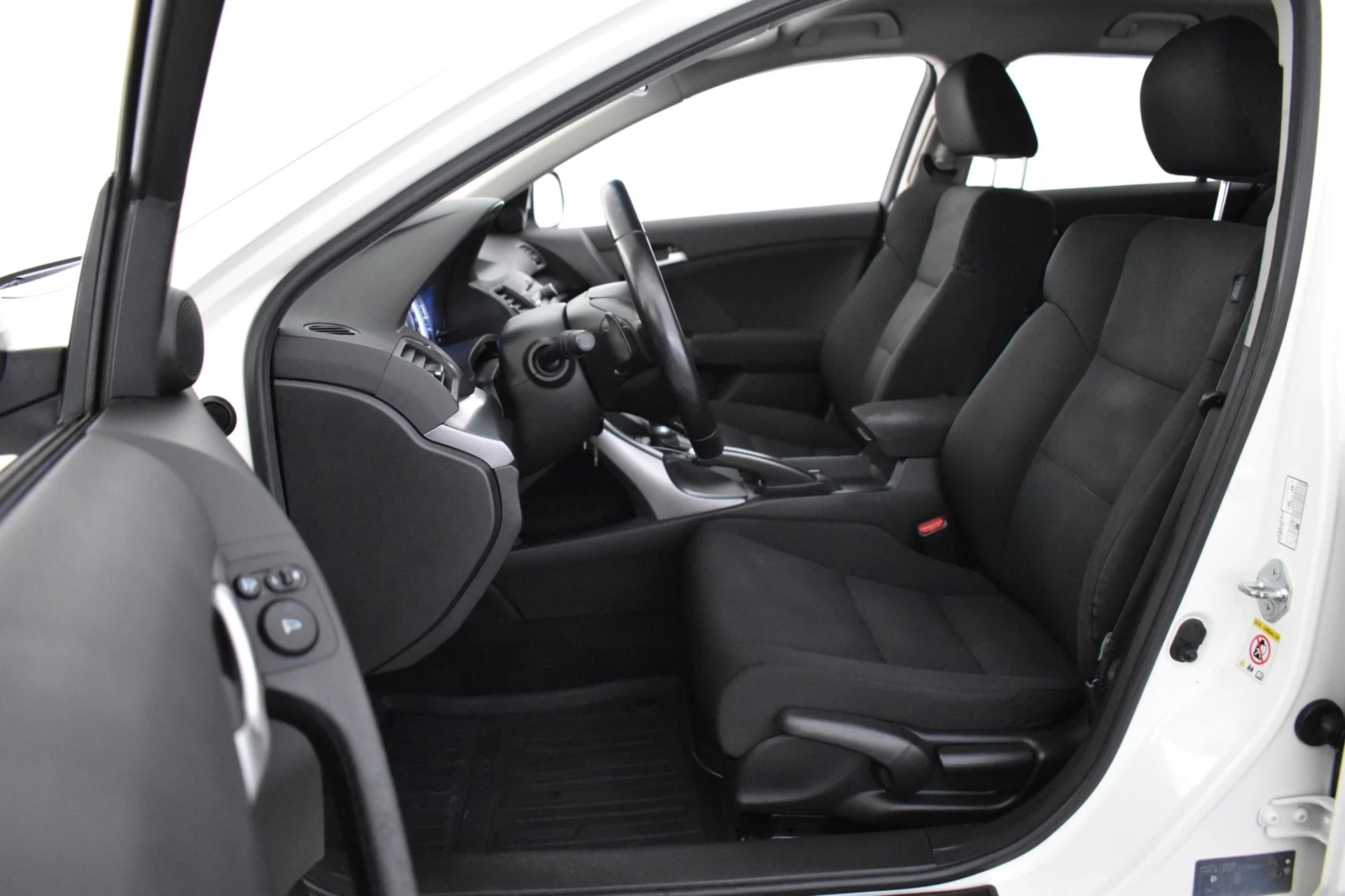 Car Image - 3OUoGy3ACOEDDFIl2GcpSp