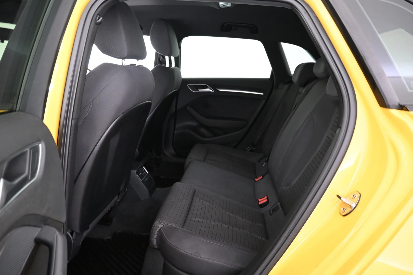 Car Image - UgwMkp91d8NHp1SpTRZaj