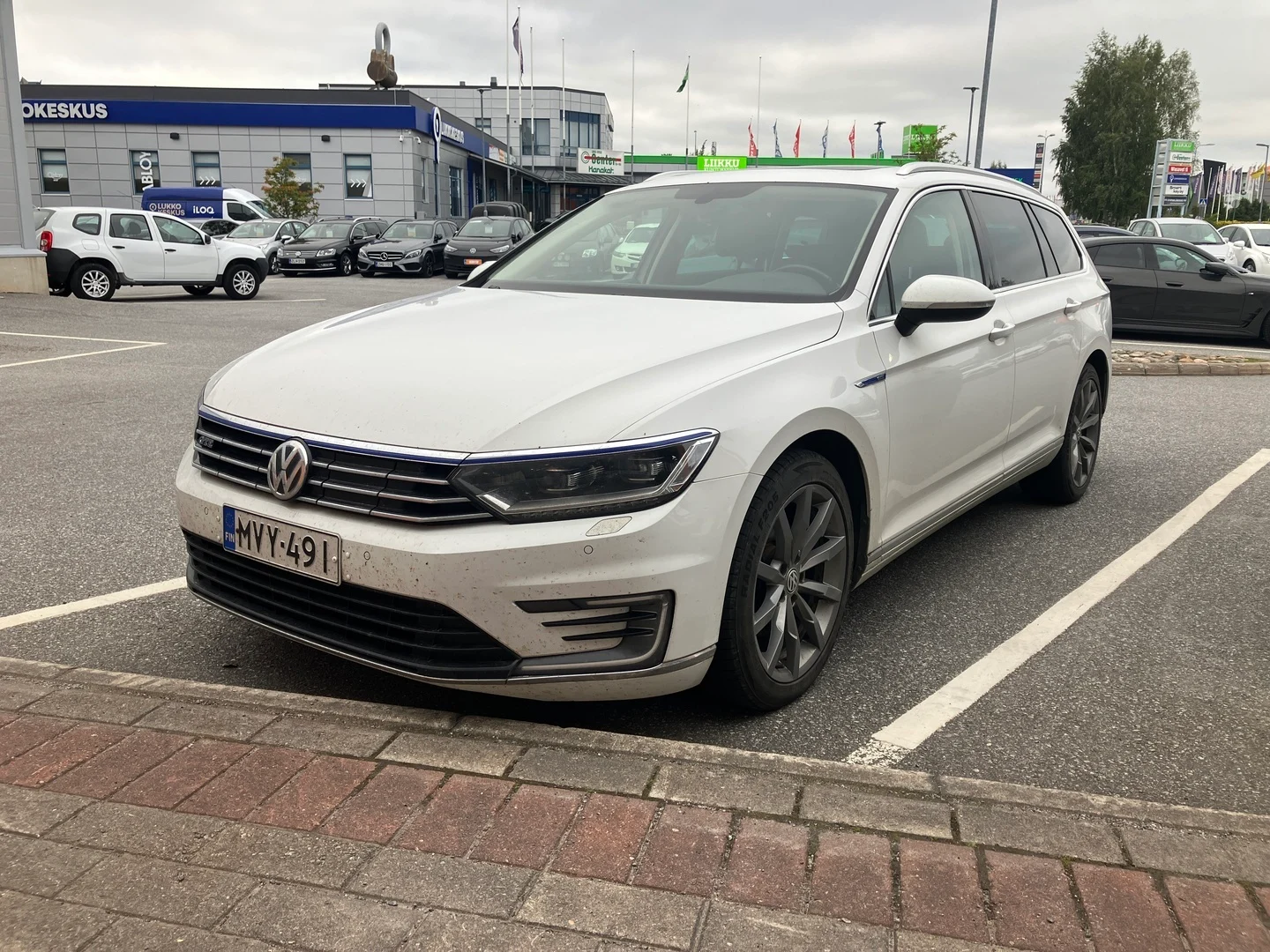Car Image - 6cXqbuB4zRpYyY6Ktd89J5
