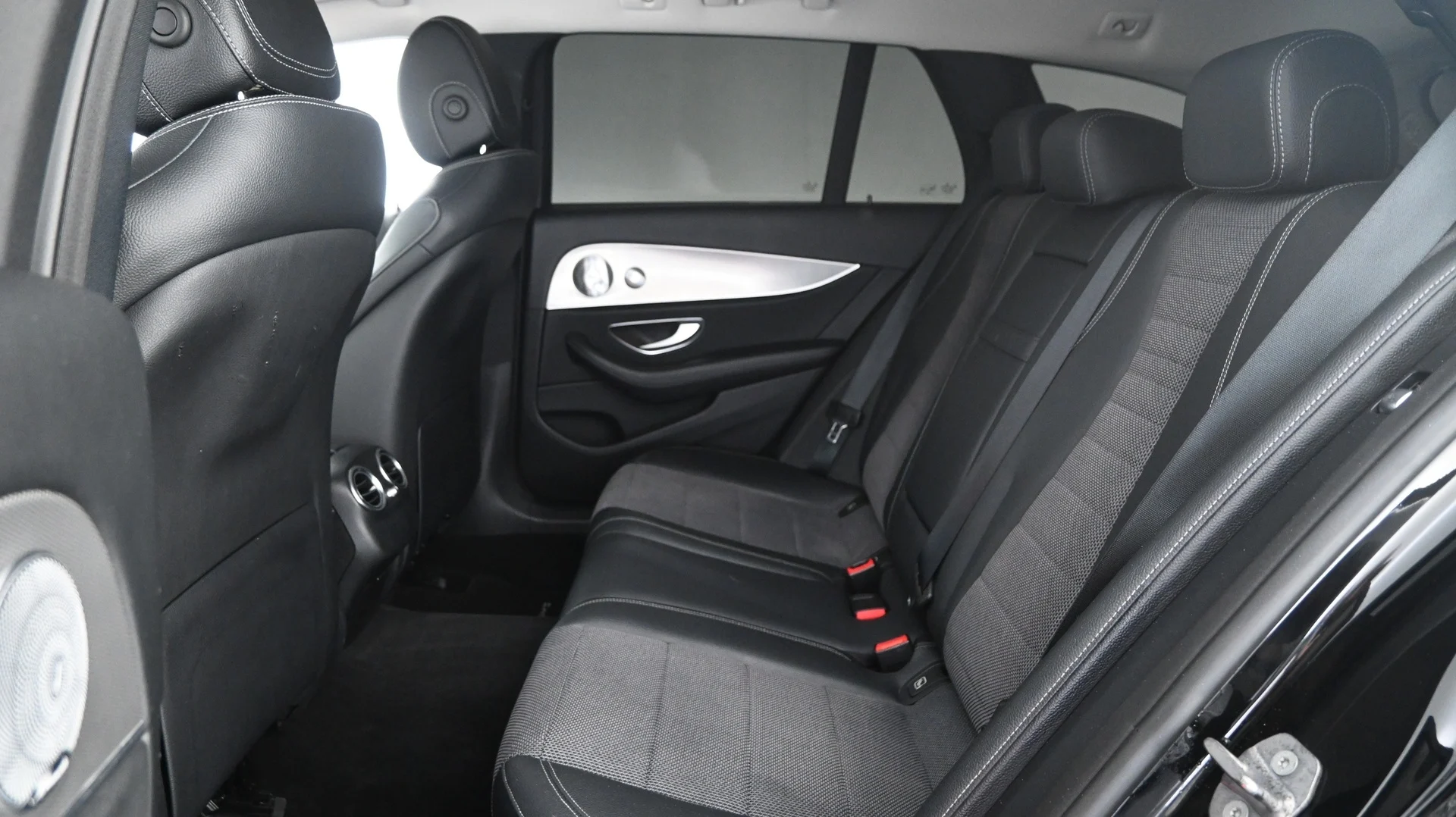 Car Image - 6GfLCQfWYUHYpFlAN0ofIR