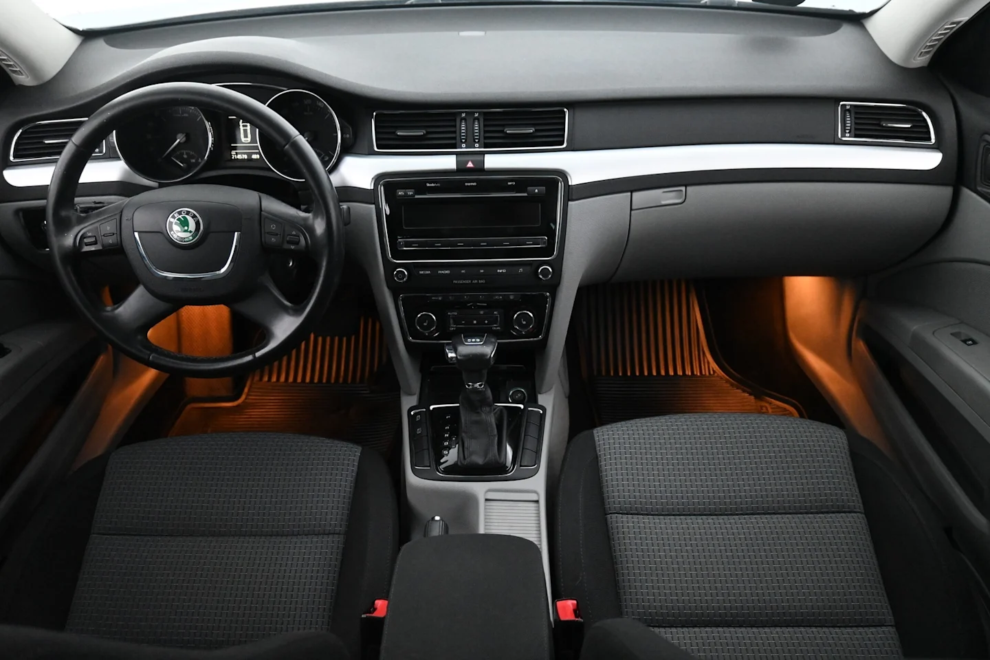 Car Image - 2UIM9TJ80thScPVWVtNHqn