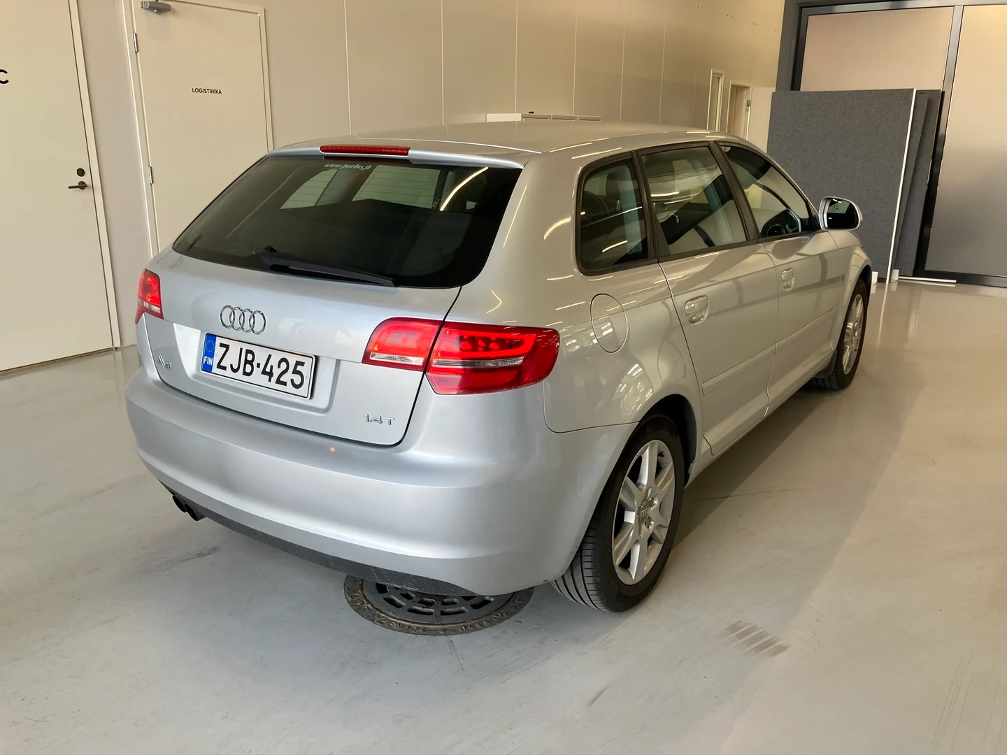 Car Image - 6c1QnQoWSMPSytDKFEz07r