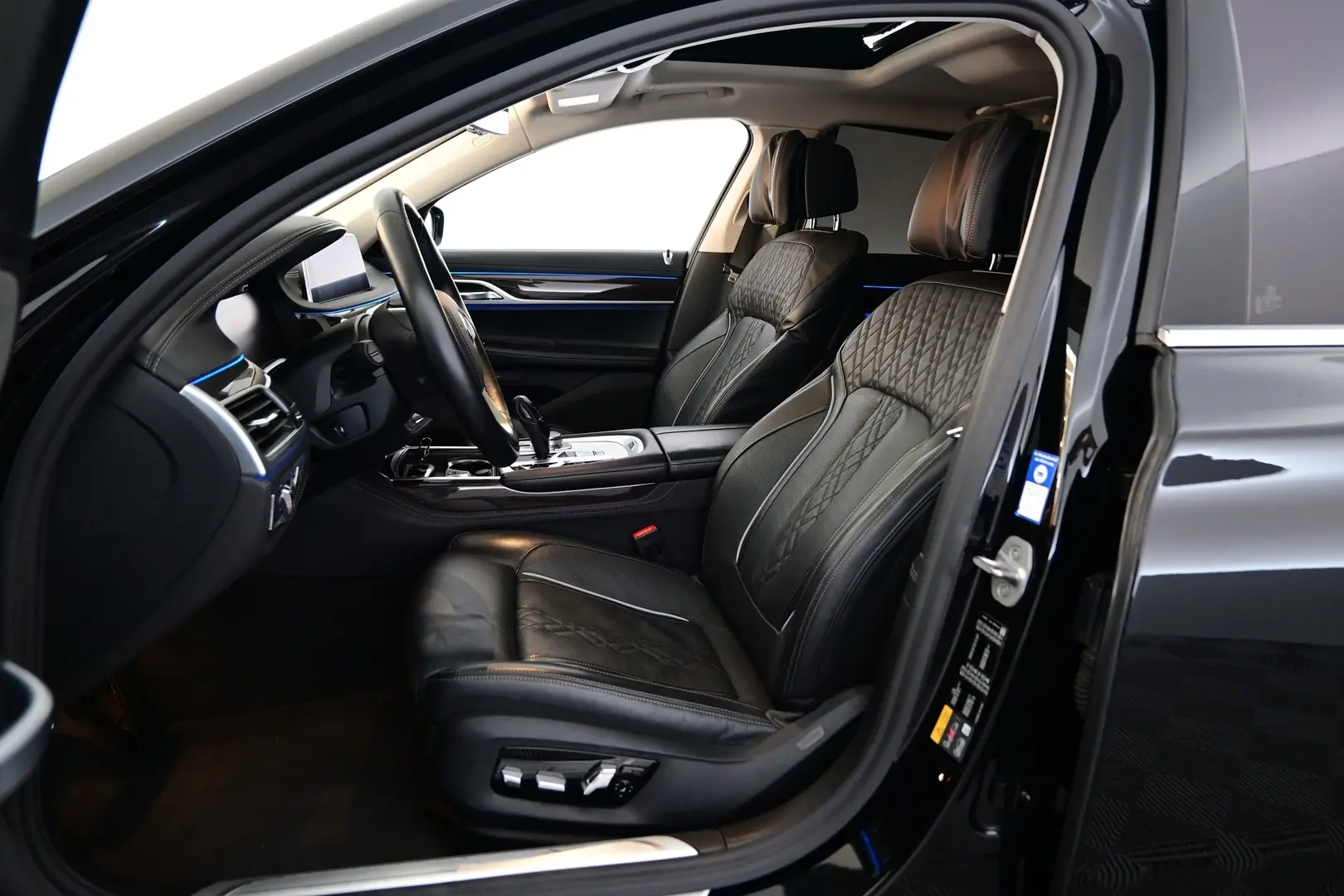 Car Image - 6HaWT749U0YPhziEg579IT