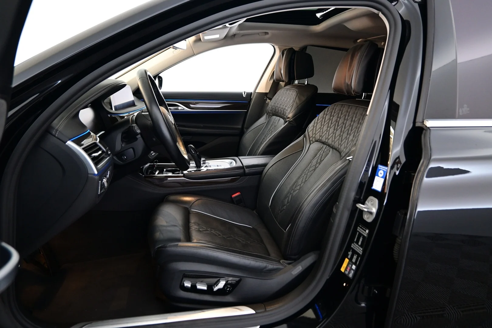 Car Image - 6HaWT749U0YPhziEg579IT