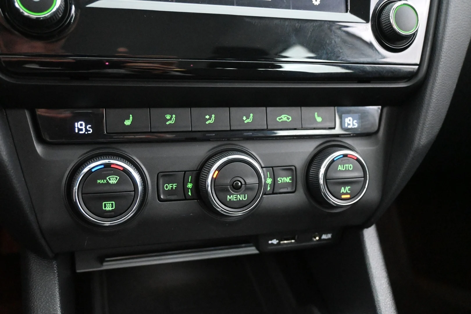 Car Image - 2WzfgOe8NMxHqBpuiVfv8R