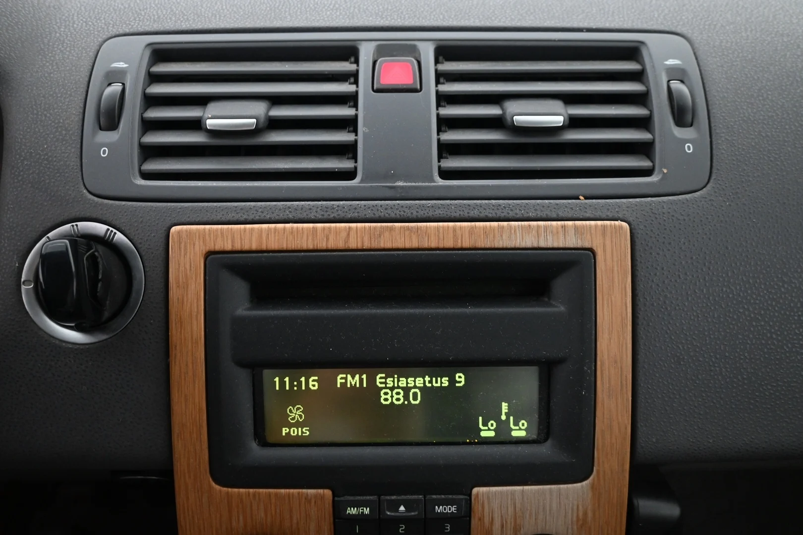 Car Image - UijPY7h6xr7E59Tb2Cs9N
