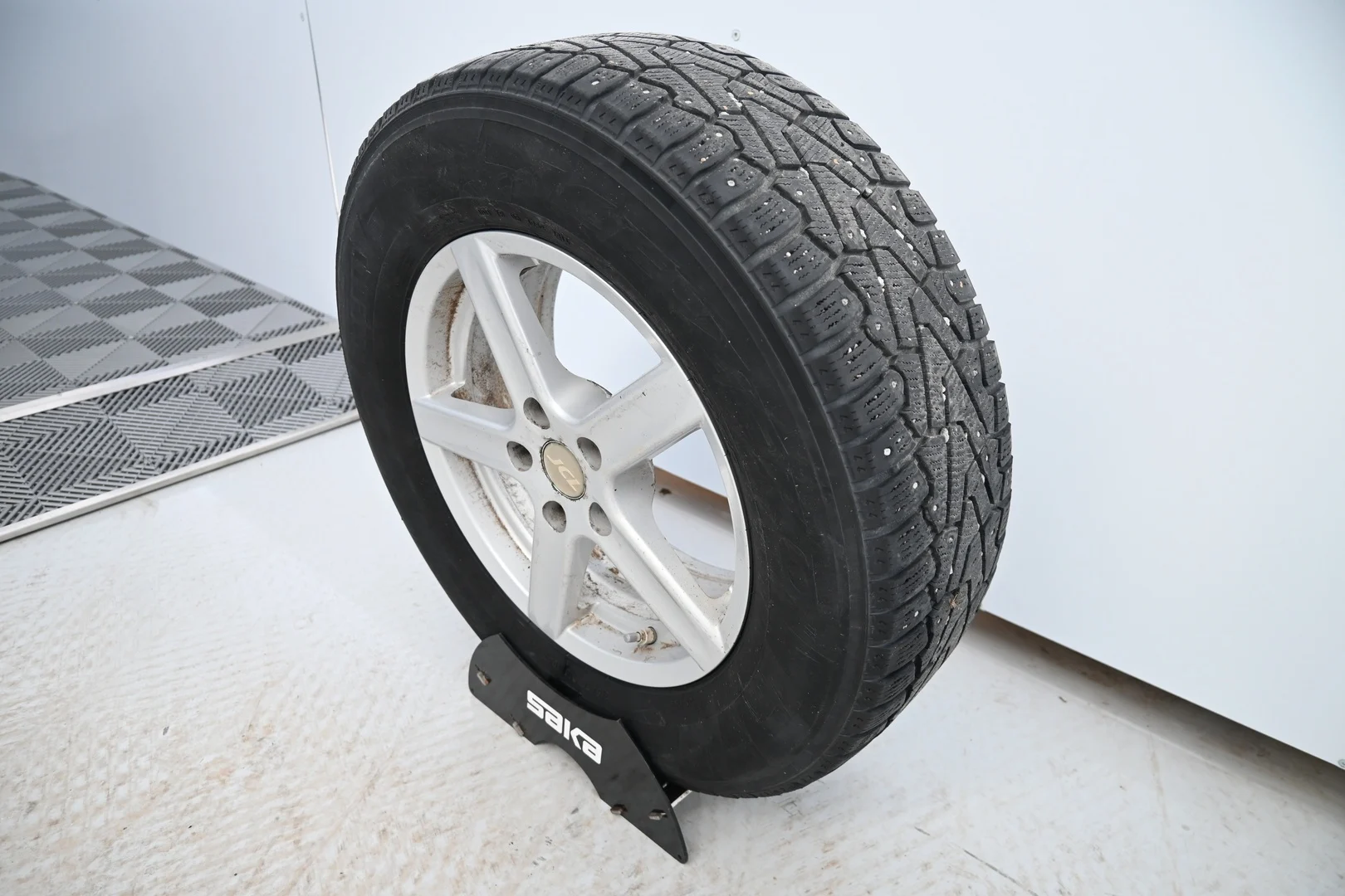 Car Image - 1X8LtAJHPhUQpa1EXYiyA6