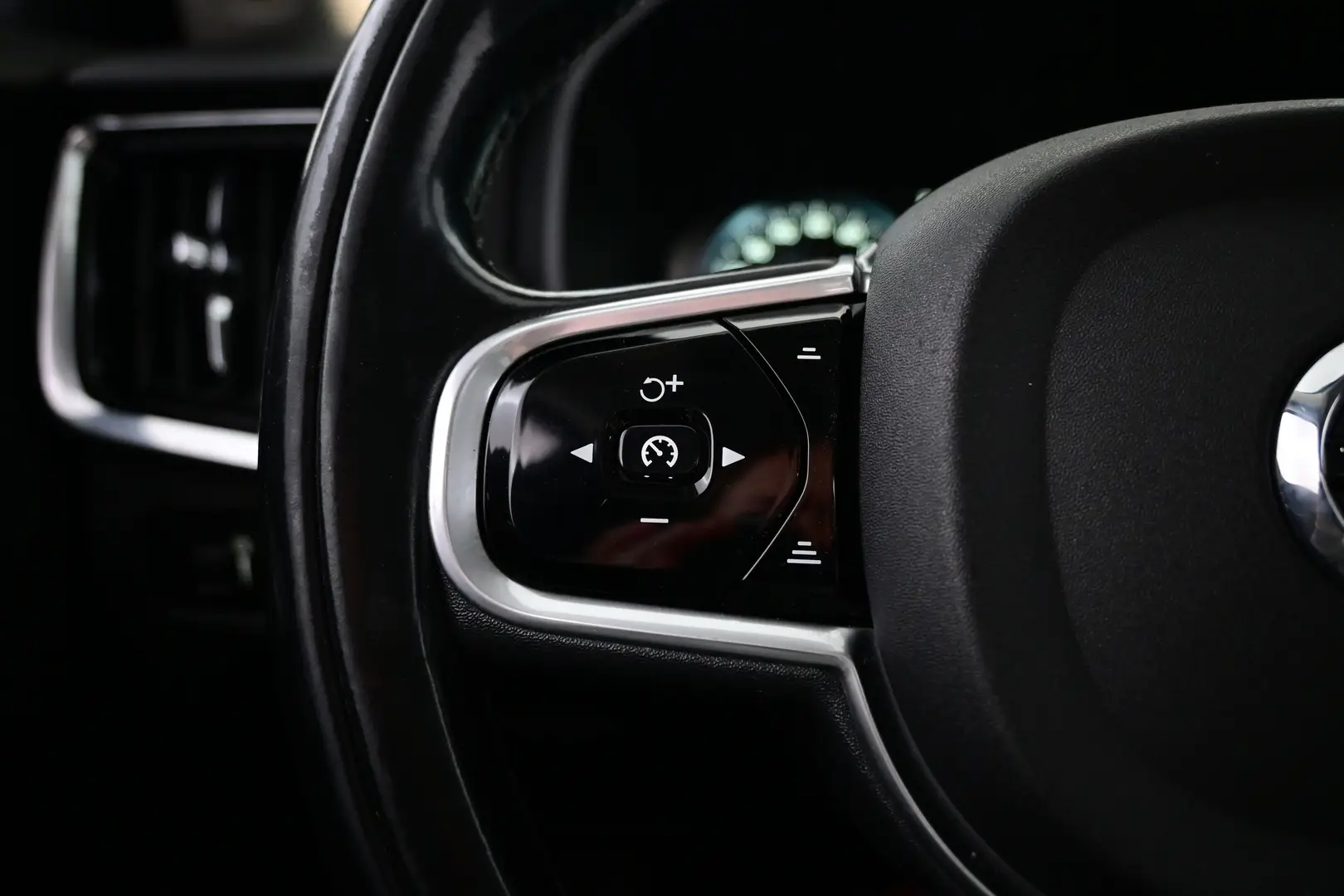Car Image - 3VK3ocxJmTwgUd2F43Bqwk
