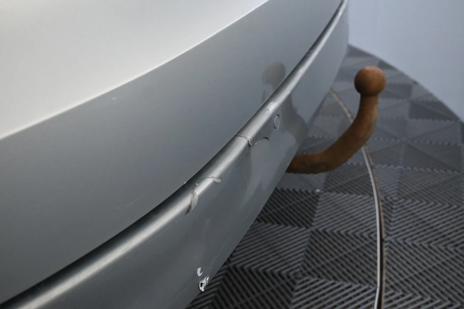 Car Image - 0x85hz1vqkFdM4ani8uyI