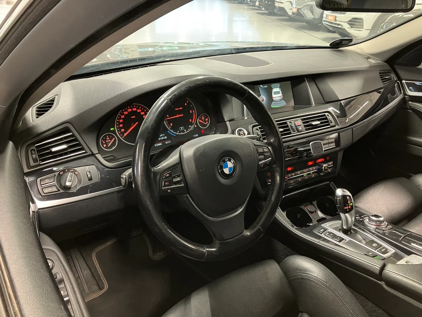 Car Image - 2UiClwJ87Q3DQp3NtMkqHR