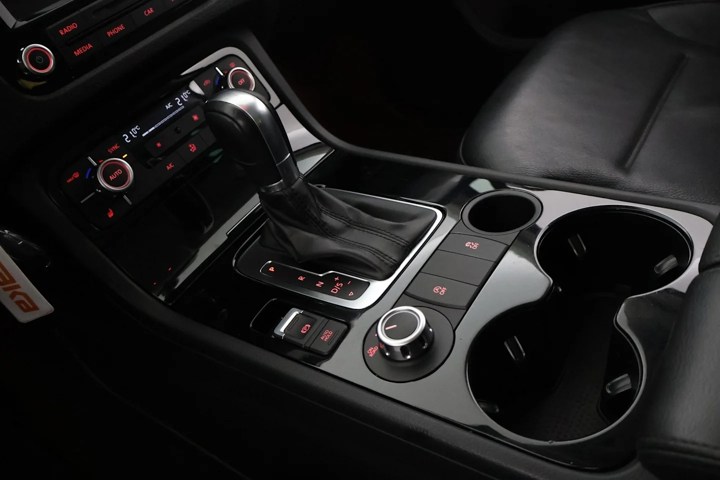 Car Image - 50bQSKPKUdplPkw9hT5JTe