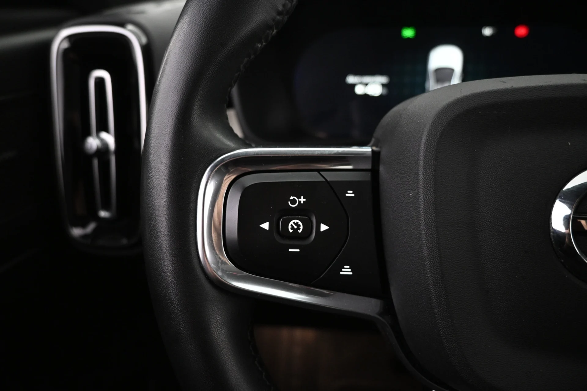 Car Image - 3RuyHySQ9lvMYydzELX1z2