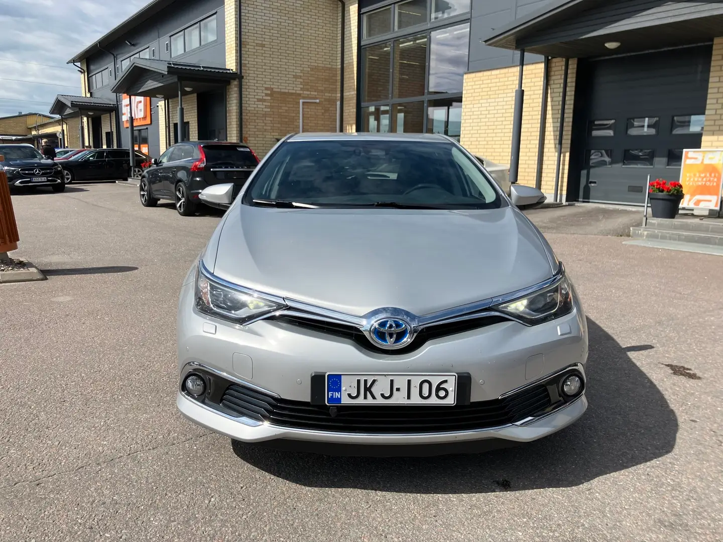 Car Image - 5TfhC5Zui6wQ5GUZ7k8Xtb