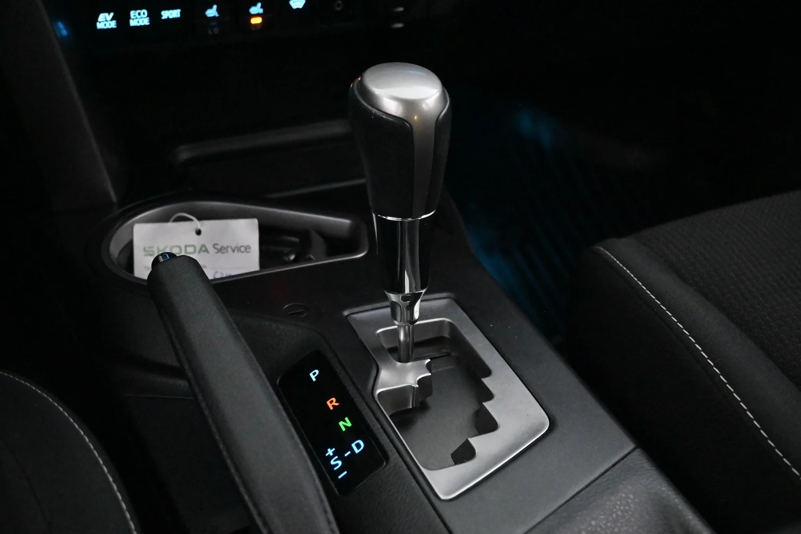 Car Image - RyOYXlLZwPC0aTGEDP7xU