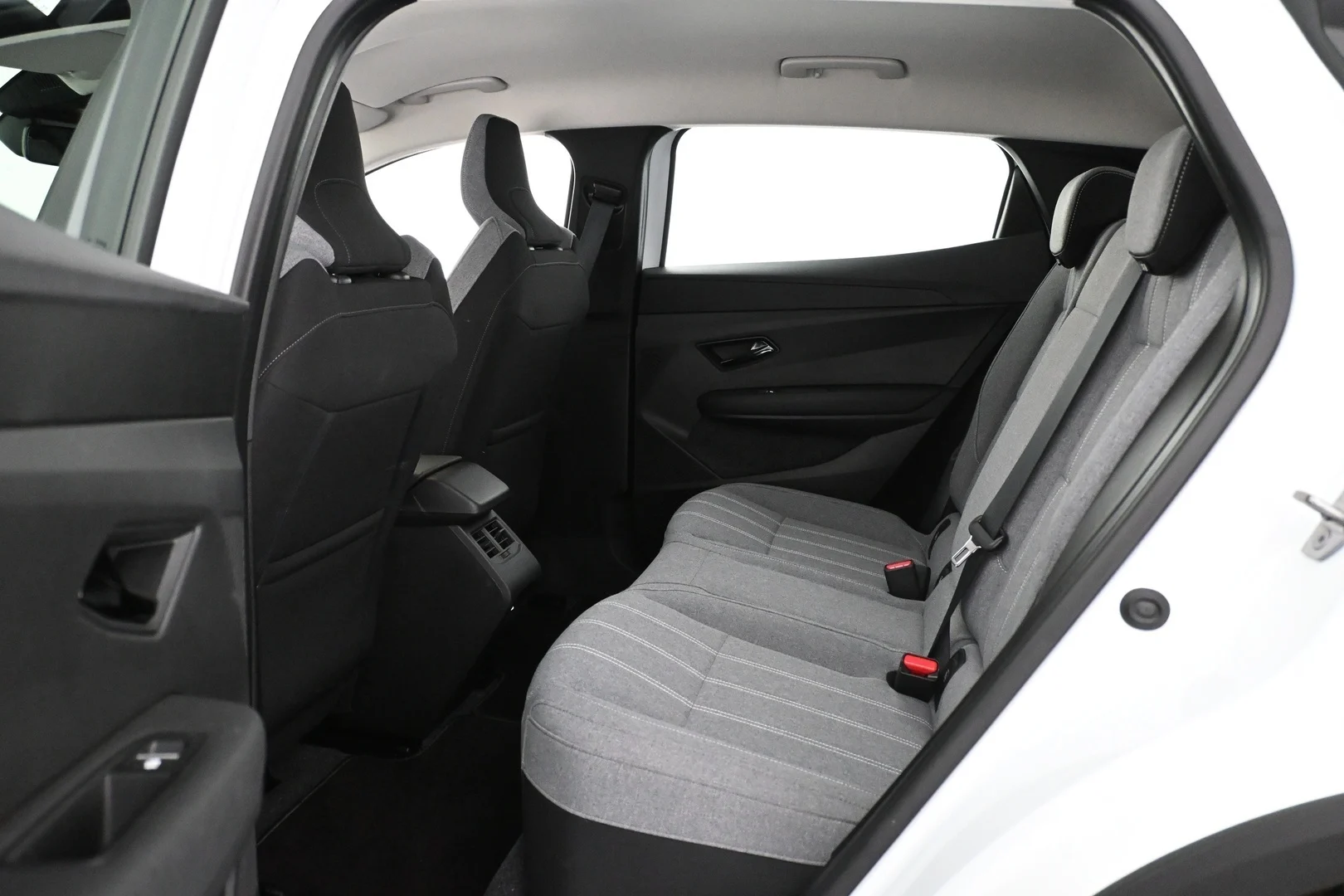 Car Image - 725KKVdHr8xvoeBXhKWeFe