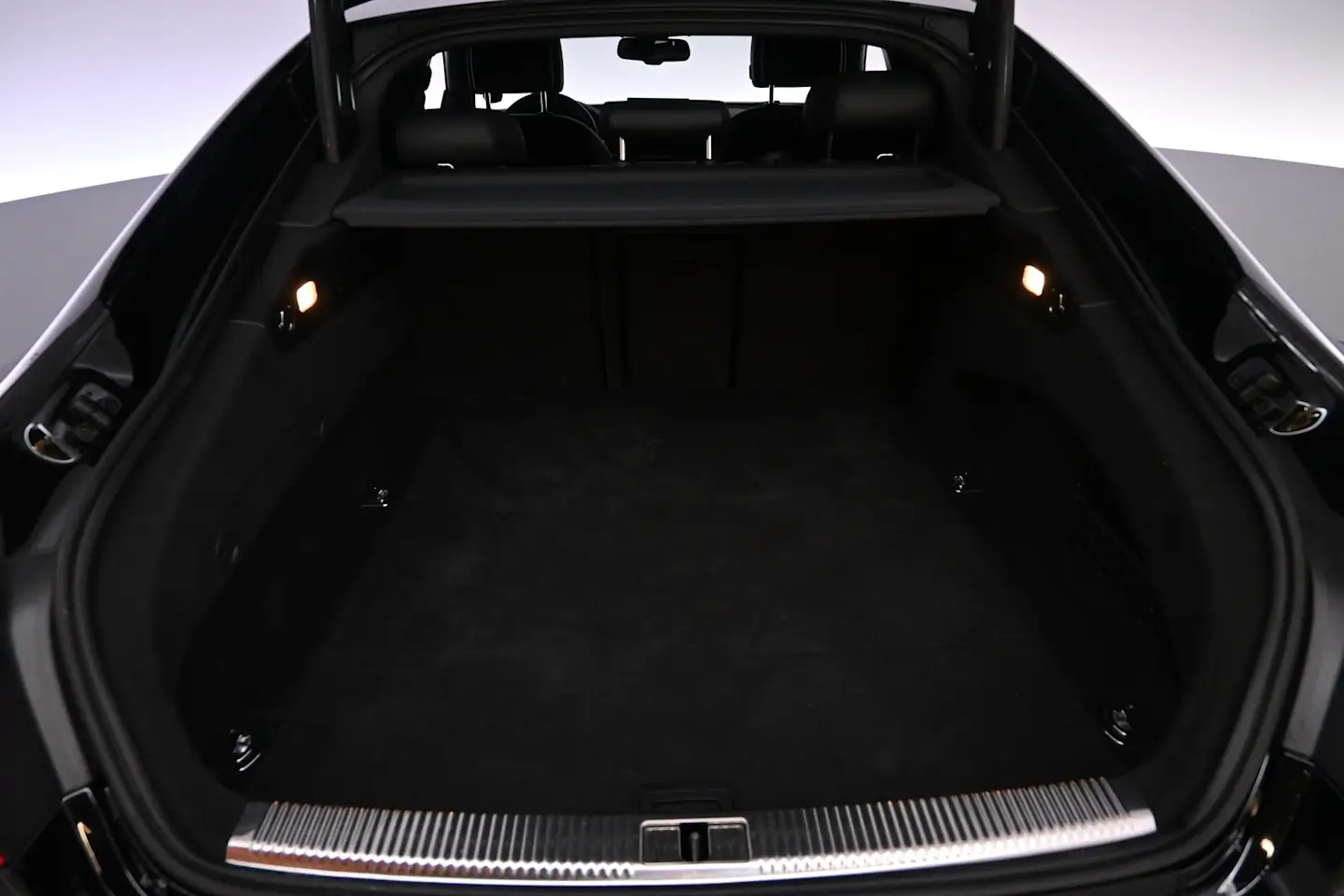 Car Image - 4vZA4TXxZTKUvXRzIKnhdy