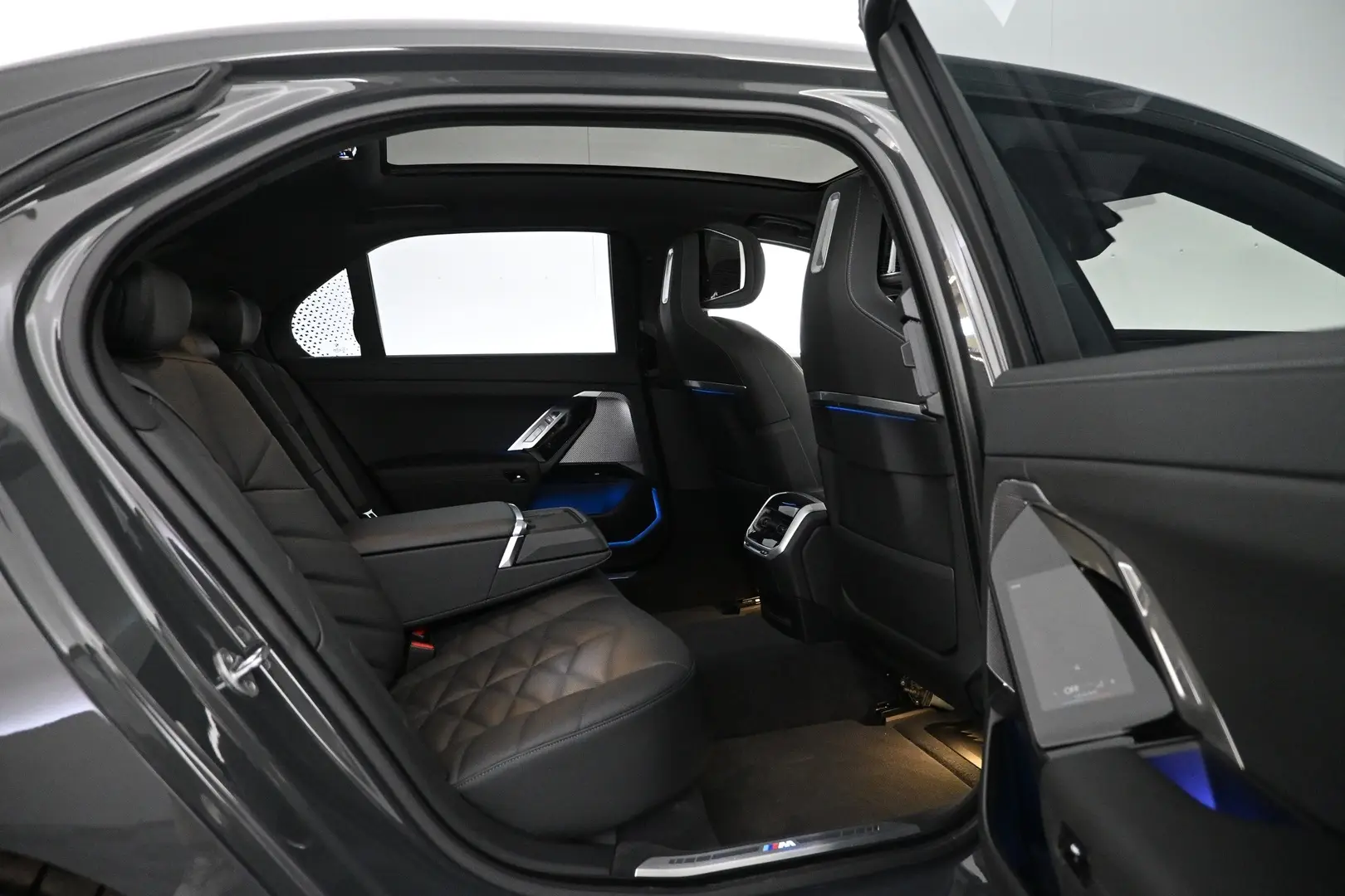 Car Image - 7a19FxEXC19pQDQ0ksYG3D