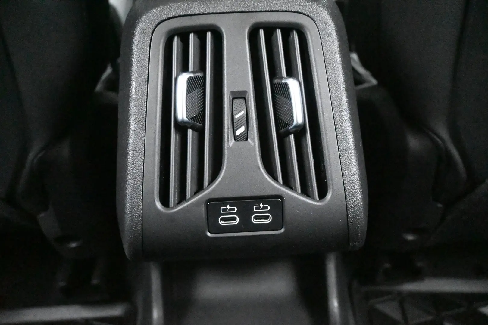 Car Image - 7bk4oTvp6eH3MgJbiqWiLa