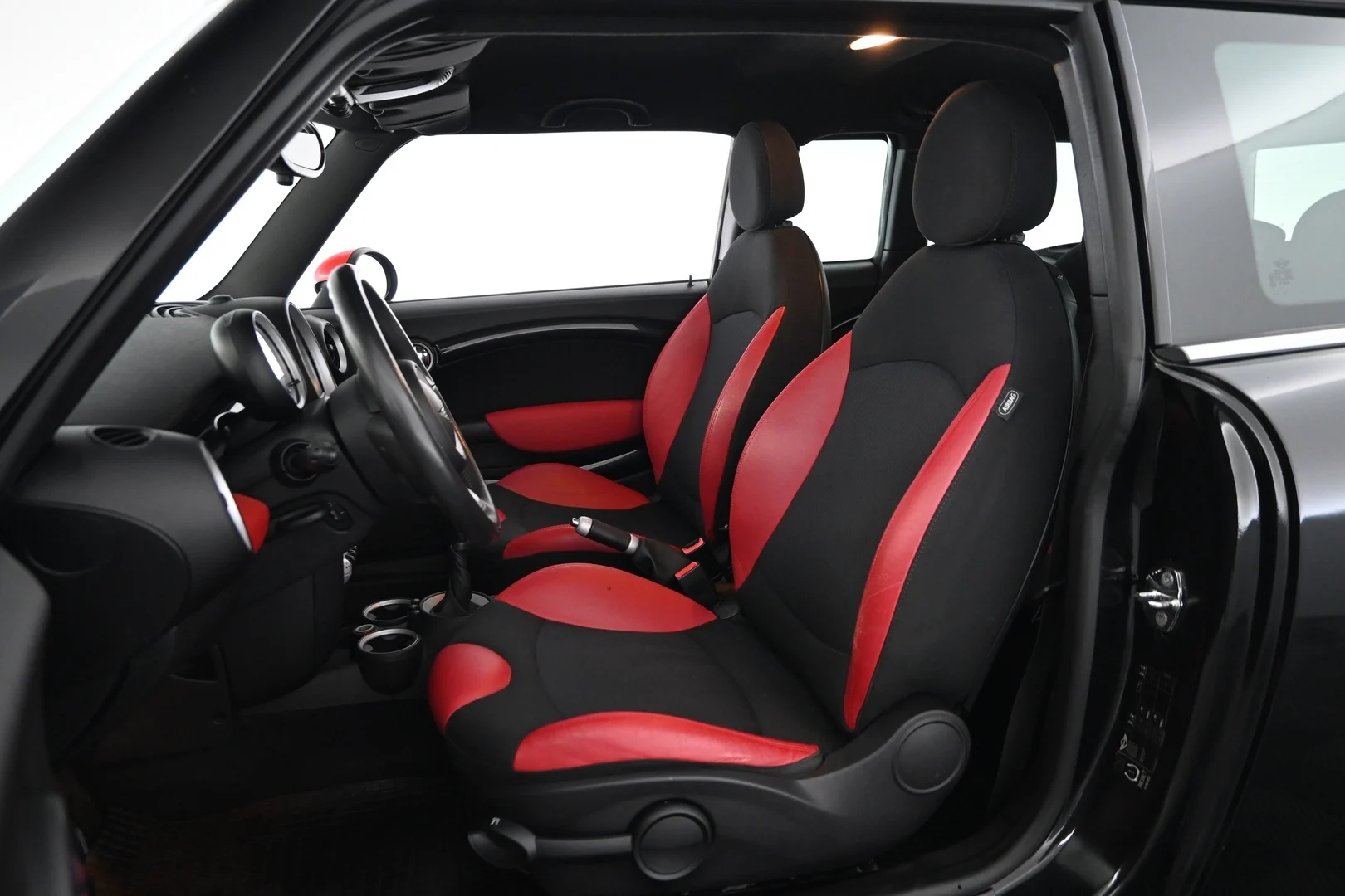 Car Image - 2qbmK8GrgKxNA3LpxVz76I