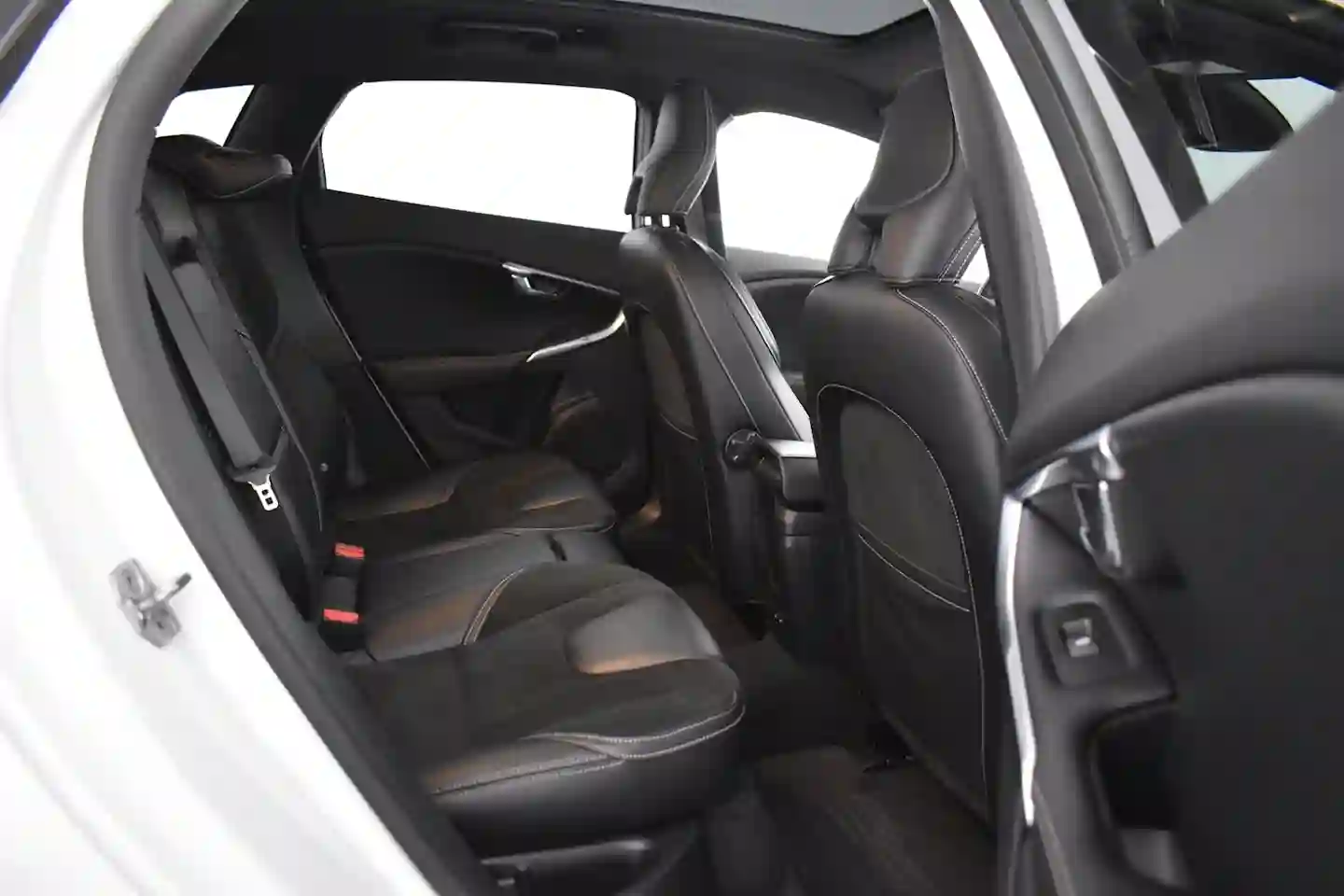 Car Image - ACpPtc6eSuzSezPypMKgg