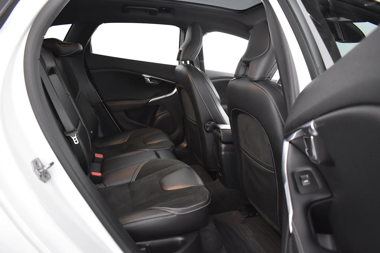 Car Image - ACpPtc6eSuzSezPypMKgg