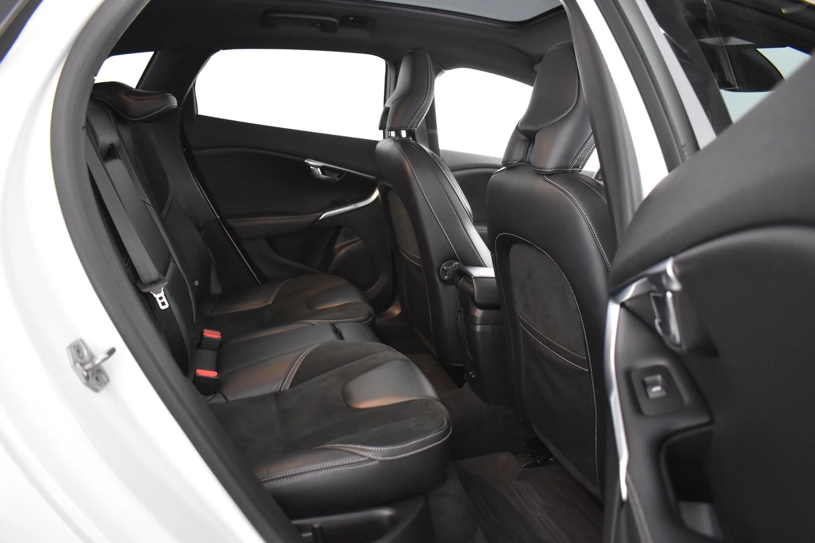 Car Image - ACpPtc6eSuzSezPypMKgg