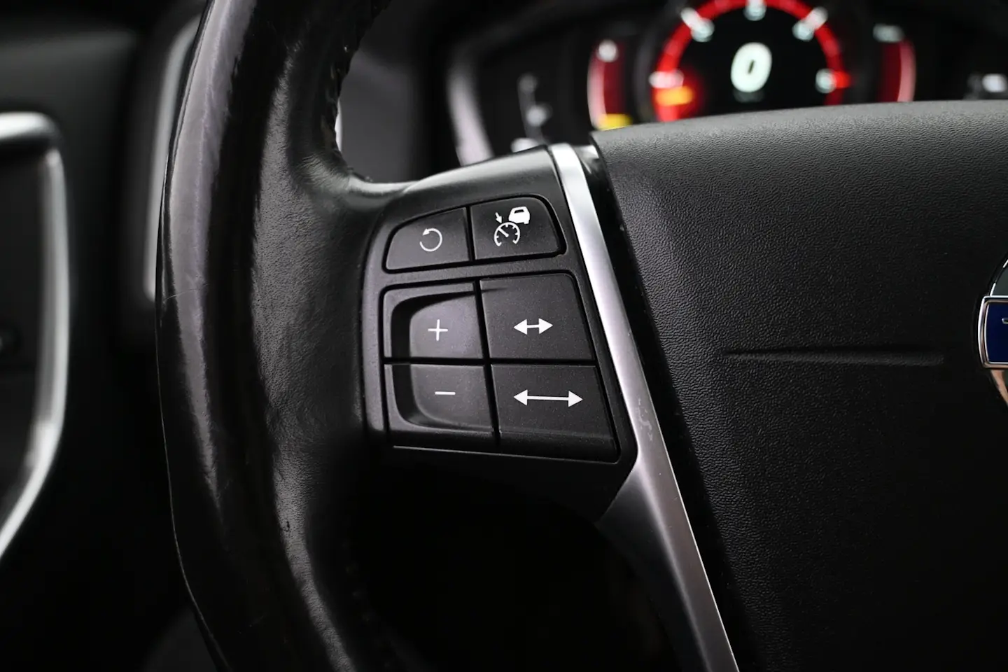 Car Image - 4FjQFvo9O4V3dEmIYG1E9T