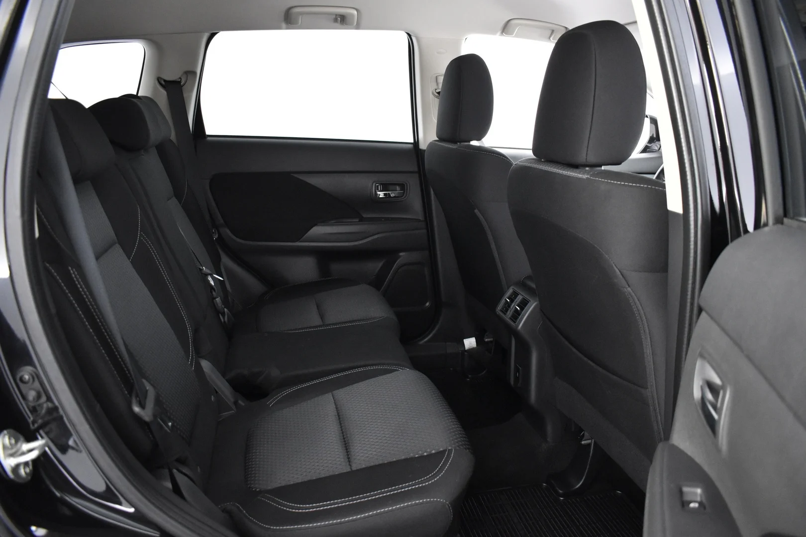 Car Image - Ini5y3pdeMwTstJmik0o6