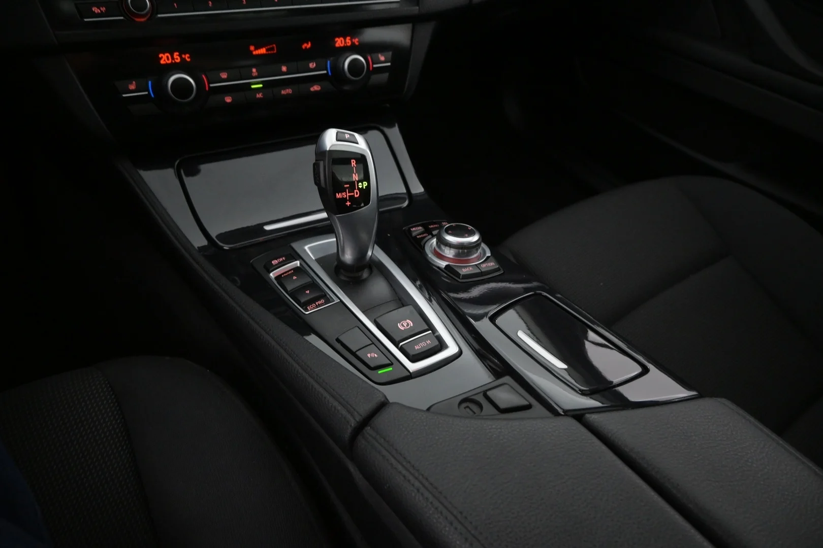 Car Image - 5m7h64mworLUtoMuoSxaGp