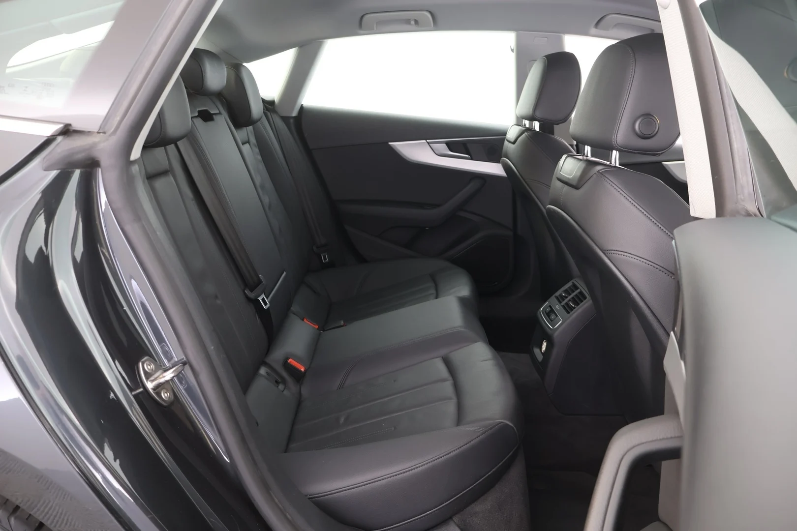 Car Image - 1QMd1DfSSz61flzd8rEsNa