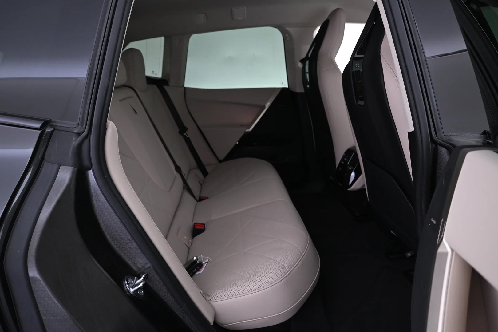 Car Image - 5ByFZOGD1b0txnBCL5atmu