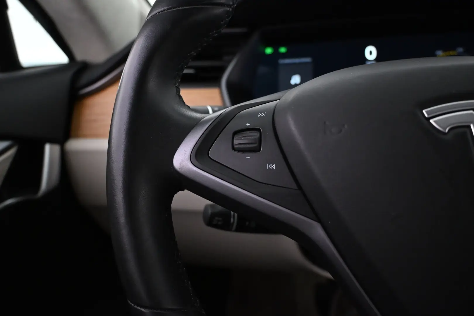 Car Image - 1S626i1RxmxuOu0MXCUBBr
