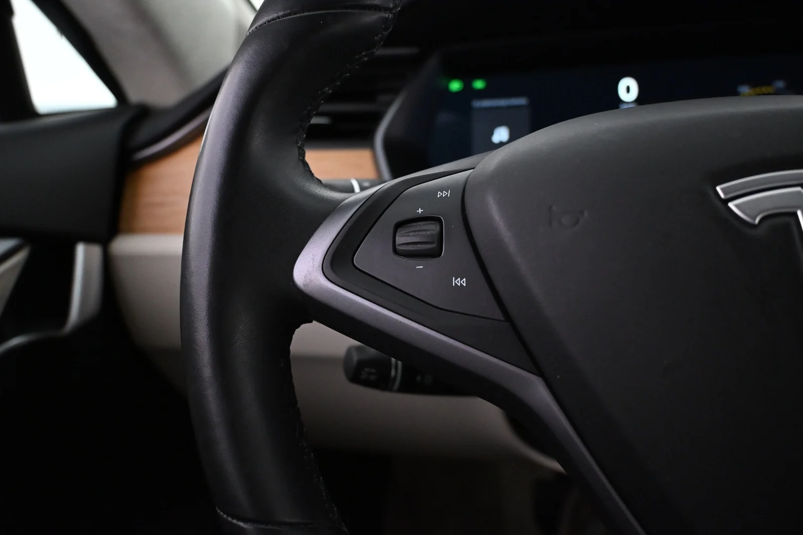Car Image - 1S626i1RxmxuOu0MXCUBBr