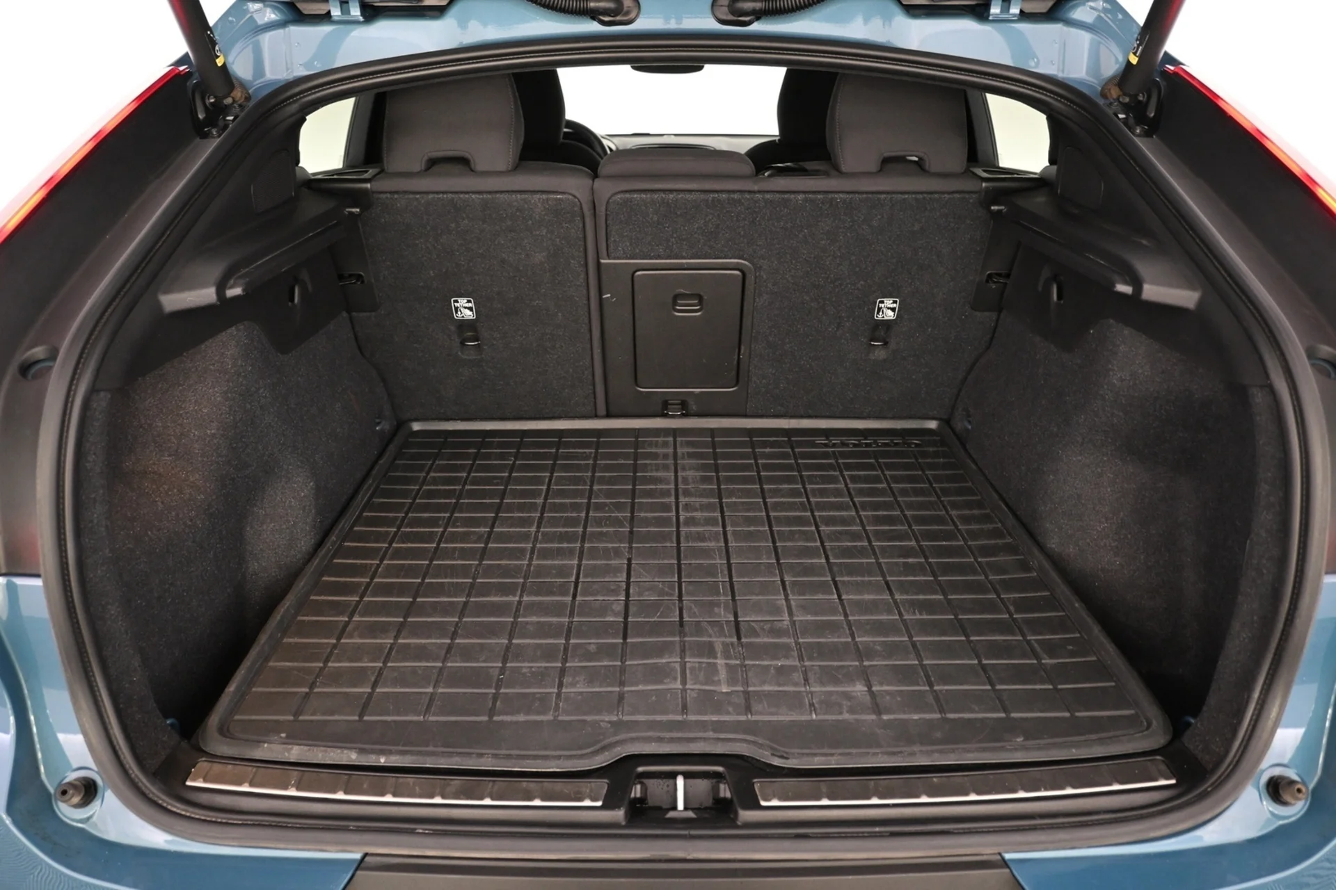 Car Image - xG4PUqfnUjIDeuW6HQeOh