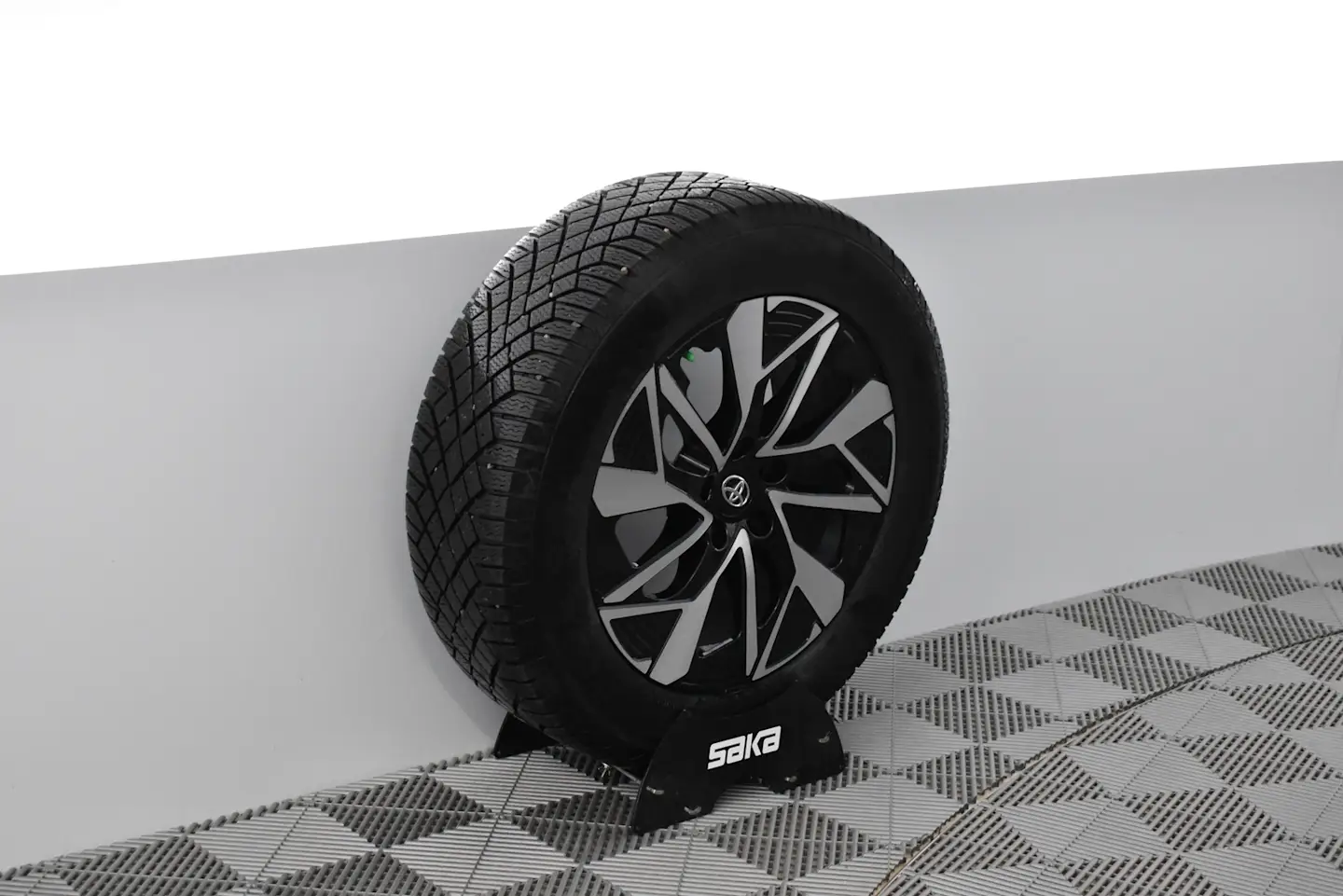 Car Image - 39J1SLYLeAf1WLSjpZKFYD
