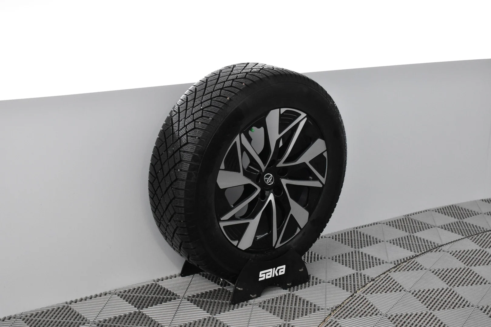 Car Image - 39J1SLYLeAf1WLSjpZKFYD