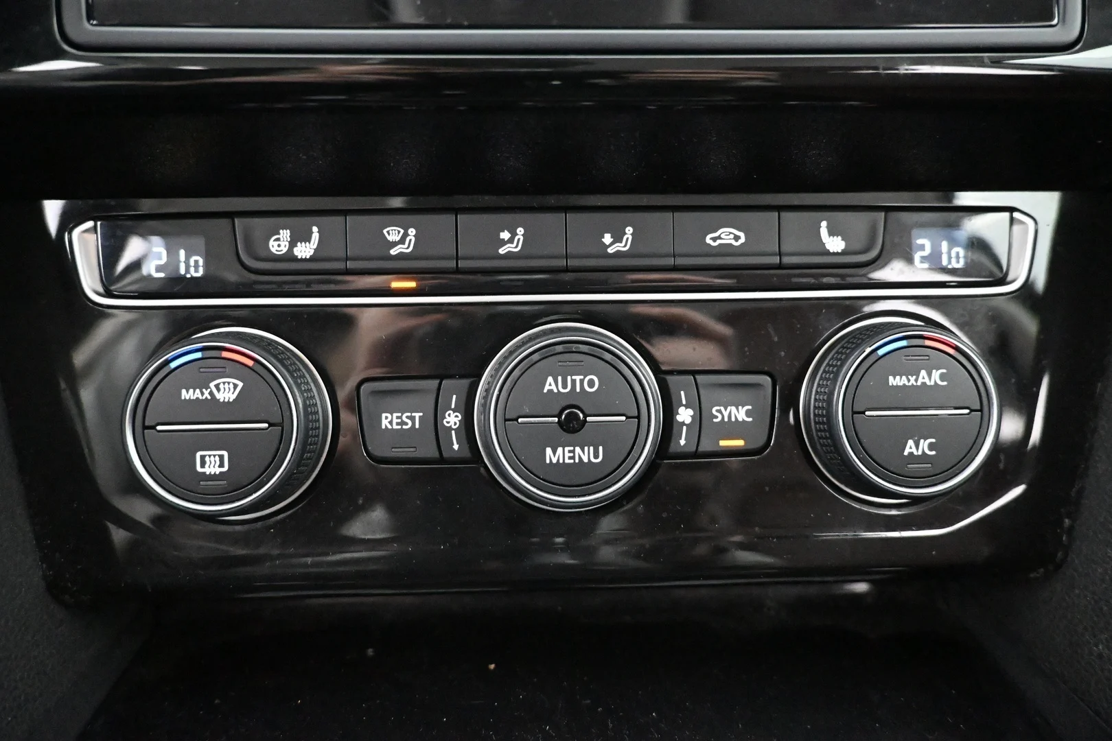 Car Image - 13DUPyOAMMVi84sJe0HFJu