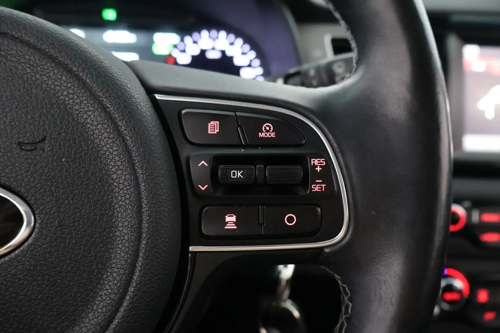 Car Image - 6j9RTFJLX1DNsgNUEtrq4K