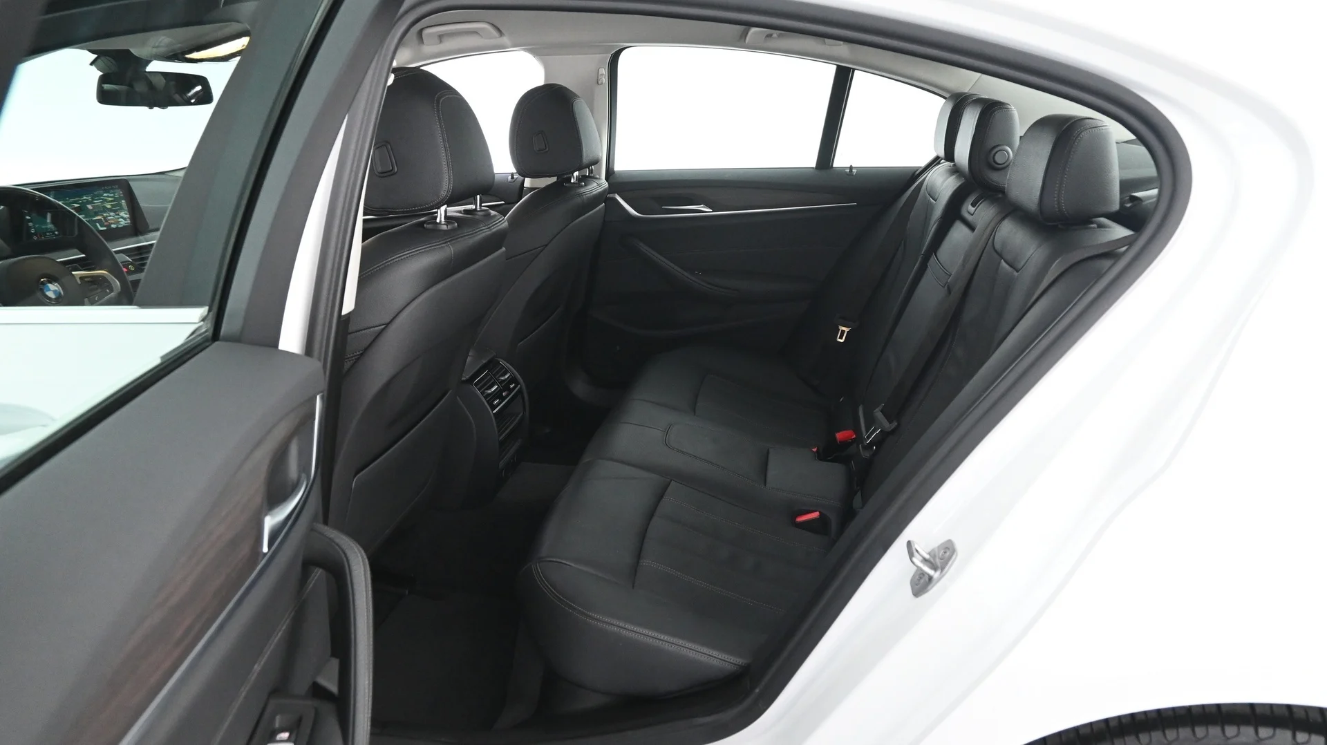 Car Image - 1APMFPkNTcxT2FmUV0gibf